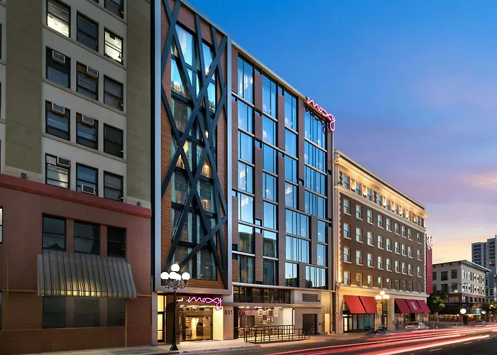 Moxy San Diego Gaslamp Quarter